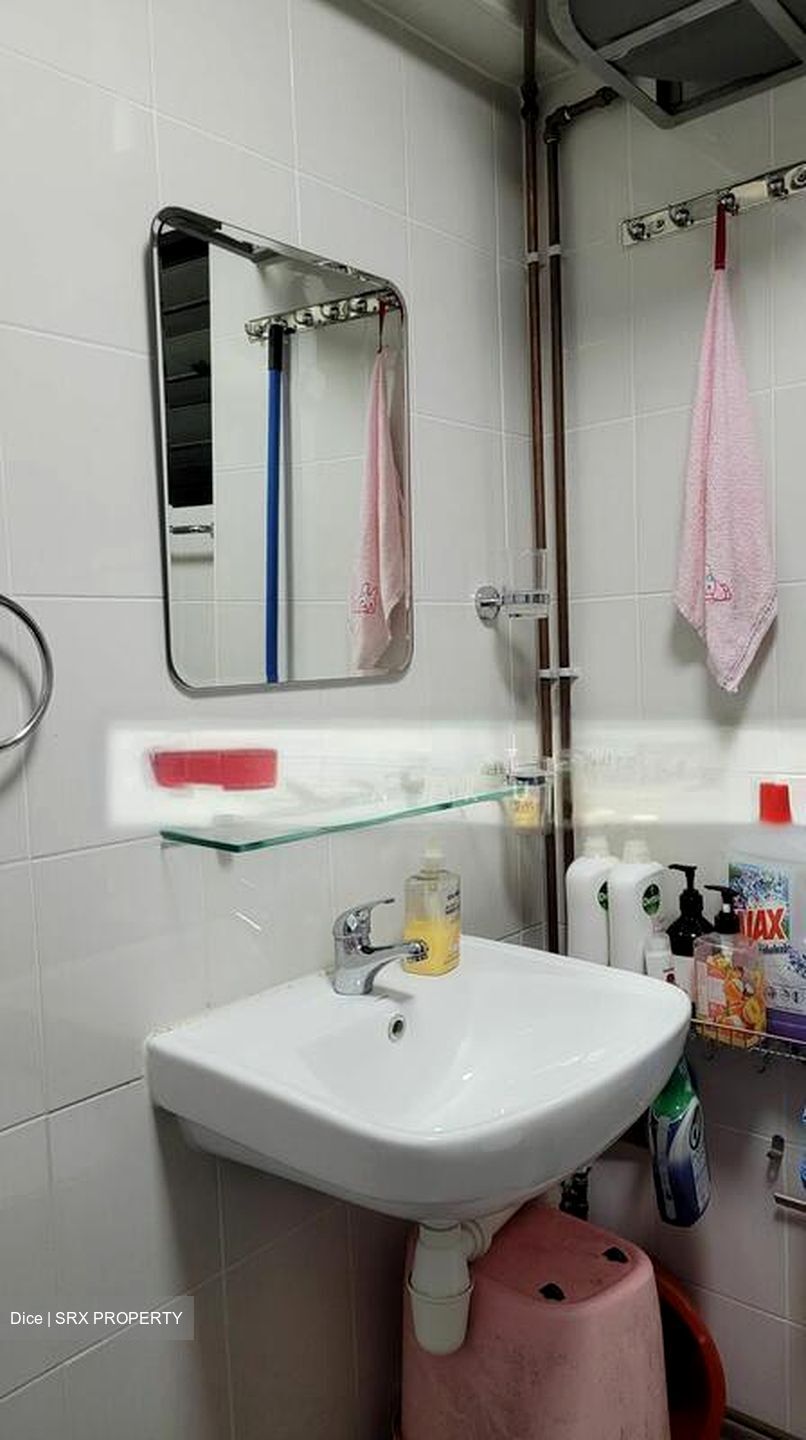 Blk 230 Jurong East Street 21 (Jurong East), HDB 5 Rooms #504128461